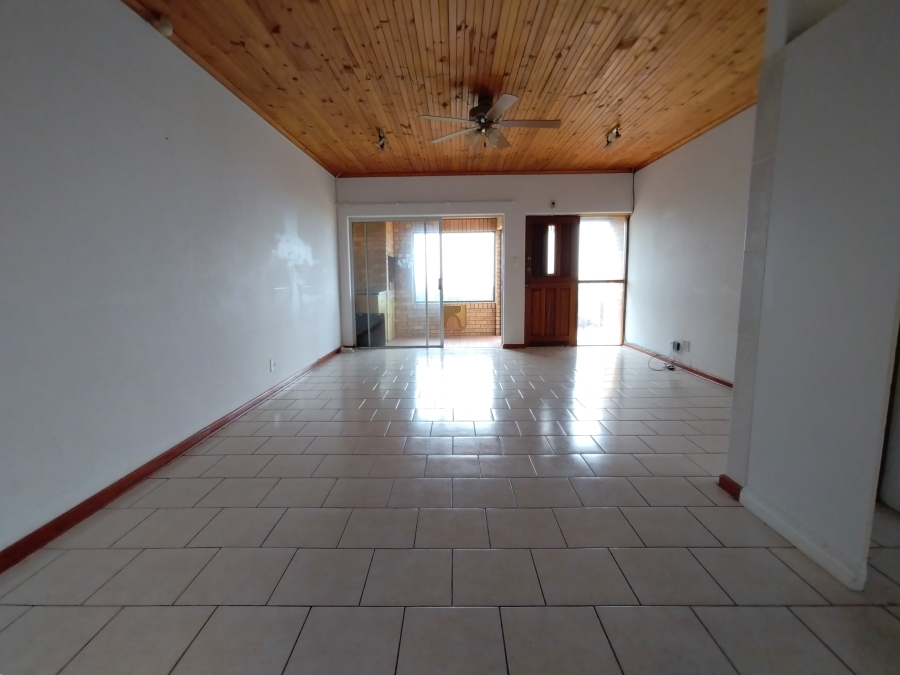 3 Bedroom Property for Sale in Wavecrest Eastern Cape